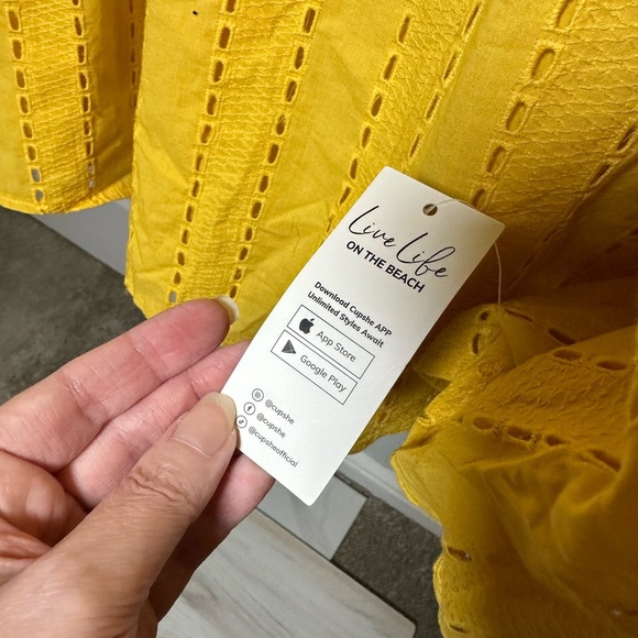NWT: Eyelet Babydoll Mini Dress Size Large in Yellow - Picture 6 of 8